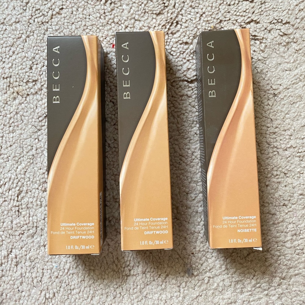 BNEW BECCA 24hr Foundation (DRIFTWOOD)
